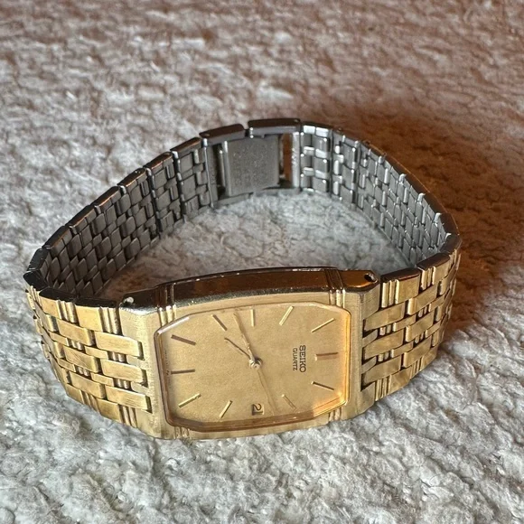 Vintage Seiko Tank Quartz Men's Watch, Champagne Dial with Gold Band